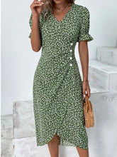 Load image into Gallery viewer, Green Floral Print Button Front Midi Dress
