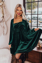 Load image into Gallery viewer, Green Tie Back Square Neck Velvet Babydoll Dress
